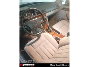 Imagen 9/14 de Mercedes-Benz E 220 T (1994)