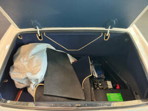 Image 18/23 of Rolls-Royce Corniche I (1984)