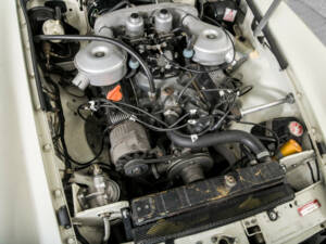 Image 39/50 of MG MGB GT V8 (1975)