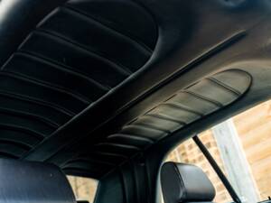 Bild 43/47 von BMW 320i (1990)