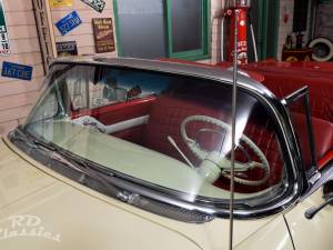 Image 43/50 of Oldsmobile 98 Starfire (1956)