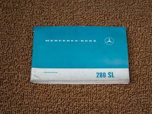 Image 36/44 of Mercedes-Benz 280 SL (1969)