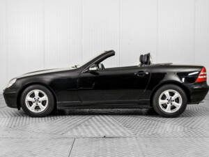 Image 15/50 of Mercedes-Benz SLK 200 Kompressor (2001)