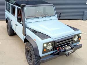 Bild 12/35 von Land Rover Defender 110 300Tdi (1997)