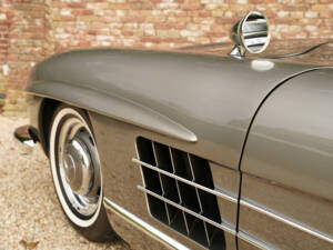 Image 30/50 of Mercedes-Benz 300 SL Roadster (1962)