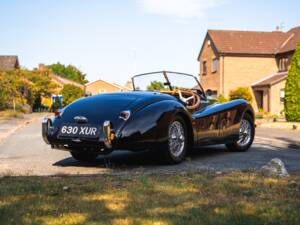 Immagine 28/50 di Jaguar XK 120 OTS (1952)