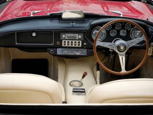 Image 8/23 of Maserati Mistral 3700 Spyder (1967)