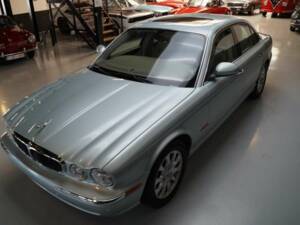 Bild 49/50 von Jaguar XJ 8 4.2 (2004)