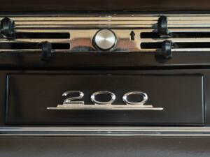 Image 47/50 of Mercedes-Benz 200 (1966)