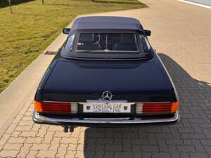 Afbeelding 19/59 van Mercedes-Benz 560 SL (1986)