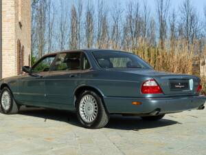 Bild 6/50 von Jaguar XJ 8 Executive (1997)