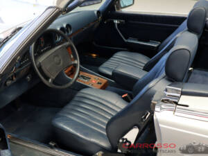 Image 3/50 of Mercedes-Benz 560 SL (1988)