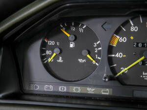 Image 15/50 of Mercedes-Benz 200 D (1986)