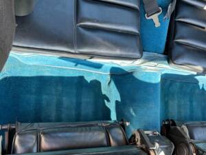Heckraum mit original Teppichboden in blau