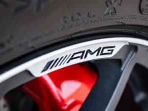 Image 21/50 of Mercedes-Benz SLS AMG GT (2014)