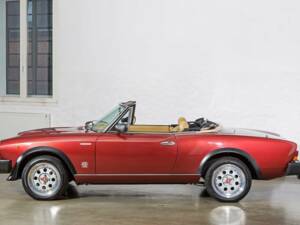 Image 2/20 of FIAT 124 Spider Volumex (1985)