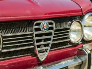 Afbeelding 13/42 van Alfa Romeo Giulia 1300 Super (1973)