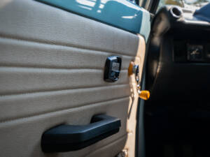 Image 23/33 of Volkswagen Beetle 1303 LS (1973)
