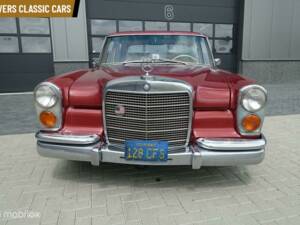 Image 2/8 of Mercedes-Benz 600 (1969)