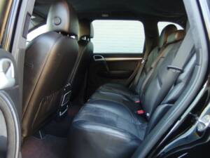 Image 73/100 of Porsche Cayenne GTS (2009)