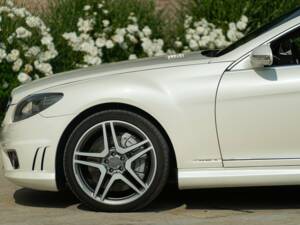 Imagen 16/50 de Mercedes-Benz CL 63 AMG (2009)