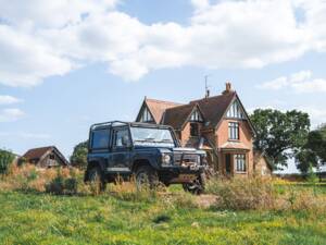 Image 16/50 of Land Rover 90 (1988)