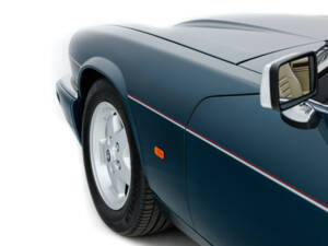 Image 32/36 of Jaguar XJS 6.0 (1994)