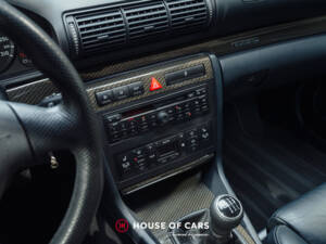 Image 21/25 de Audi RS4 Avant (2001)