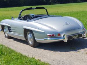 Image 26/38 of Mercedes-Benz 300 SL Roadster (1962)