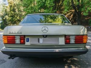 Image 4/46 de Mercedes-Benz 280 SE (1982)