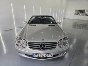 Imagen 2/7 de Mercedes-Benz SL 350 (2004)