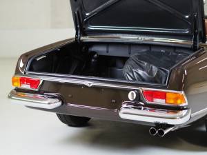 Image 9/19 of Mercedes-Benz 280 SL (1971)