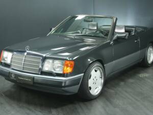 Afbeelding 10/82 van Mercedes-Benz 300 CE-24 3.4 AMG (1993)