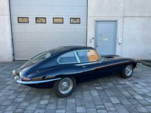 Image 9/33 of Jaguar E-Type 4.2 (1966)