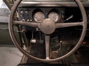 Image 23/50 of Land Rover 109 (1972)