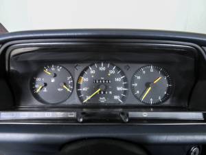 Bild 30/50 von Mercedes-Benz 190 D (1986)