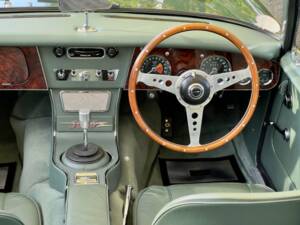 Immagine 6/50 di Austin-Healey 3000 Mk II (BJ7) (1964)