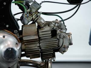 Bild 34/50 von Aermacchi Harley-Davidson DUMMY (1971)
