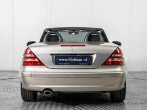Image 13/50 of Mercedes-Benz SLK 200 Kompressor (2002)