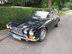 Image 1/22 de Jaguar XJ 6 4.2 (1971)