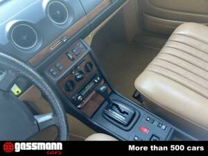 Image 13/15 of Mercedes-Benz 280 TE (1985)