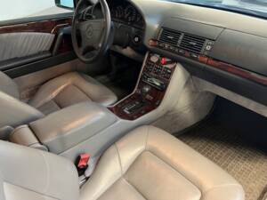 Bild 12/29 von Mercedes-Benz S 500 C (1994)