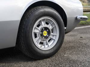 Afbeelding 13/31 van Ferrari Dino 246 GTS (1973)