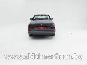 Imagen 7/15 de Mercedes-Benz E 220 (1995)