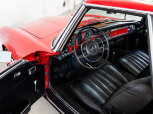 Image 6/30 of Mercedes-Benz 280 SL (1968)