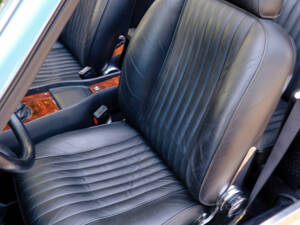 Image 18/22 of Aston Martin V8 Volante (1986)