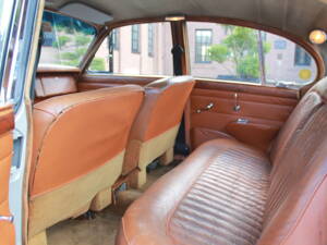 Bild 14/42 von Jaguar 240 (1968)
