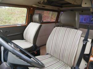 Image 15/43 of Volkswagen T3 Westfalia 1.6 (1981)