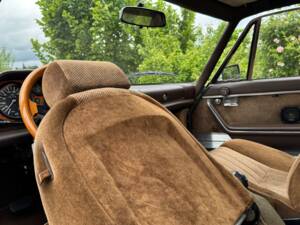 Bild 26/35 von Peugeot 504 Coupé (1983)