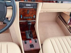 Image 21/43 of Mercedes-Benz 560 SL (1986)